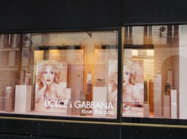 Dolce & Gabbana – Vitrine Rose – Galeries Lafayette Haussmann
